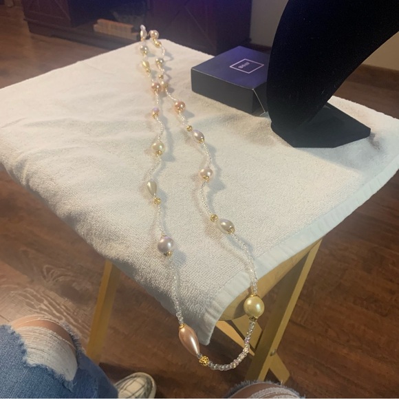 Avon Pearly Pastel  Bead Necklace NIB very long - Picture 2 of 7